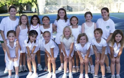 ‘캠프 미스틱’에 참가했다가 홍수에 희생되거나 실종된 여자 어린이들과 상담사 모습. 페이스북 캡처