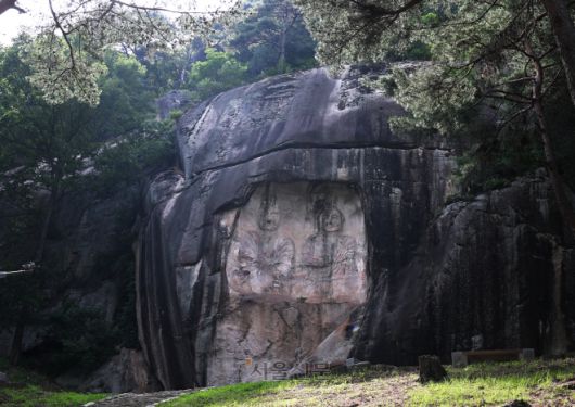 괴산 원풍리 마애불병좌상(보물).