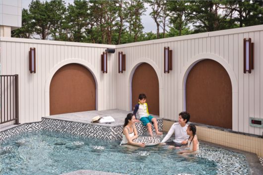 1일 재개장한 충남 예산 스플라스 스파&워터파크의 무드 스파. 스플라스 제공