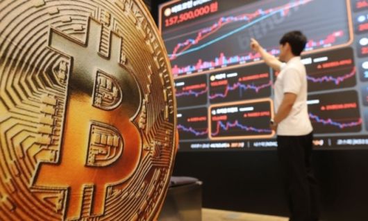 서울 서초구 빗썸라운지 강남본점에 가상화폐 시세가 표시돼있다. 연합뉴스