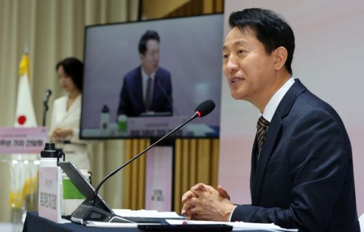 취임 3주년 기자회견서 발언하는 오세훈 시장 - 오세훈 서울시장이 16일 서울 중구 서울시청에서 열린 ‘민선 8기 3주년 기자간담회:가열차게 일상혁명’에서 인사말을 하고 있다. 연합뉴스