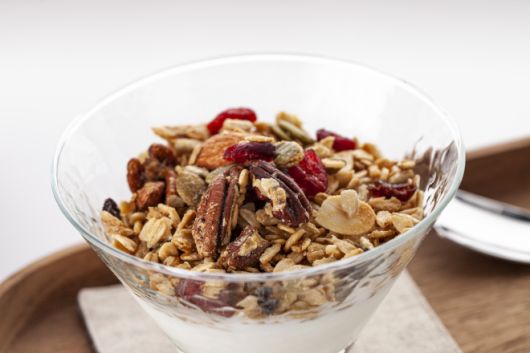 시리얼 이미지. 시리얼을 통해 균형잡힌 영양을 섭취하고 싶다면 가급적 통곡물의 함유량이 높은 제품을 고르는 것이 좋다. 자료 : 아이클릭아트