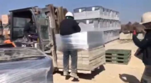 전남 나주 한 공장에서 이주노동자를 화물에 결박한 채 지게차로 들어 올리는 인권 유린 사건이 발생했다. 전남이주노동자인권네트워크 제공