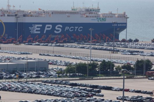 24일 경기도 평택항 부근에 수출용 차들이 세워져 있다. 미국이 일본산 자동차 관세를 27.5%에서 15%로 낮추기로 합의하면서 업계에서도 향후 협상 결과에 대한 기대가 고개를 들고 있다. 연합뉴스