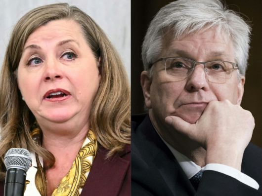 지난달 30일 연준 금리 동결 결정에 반대표를 던진 미셸 보먼(왼쪽) 연준 부의장과 크리스토퍼 월러 연준 이사. AFP 연합뉴스