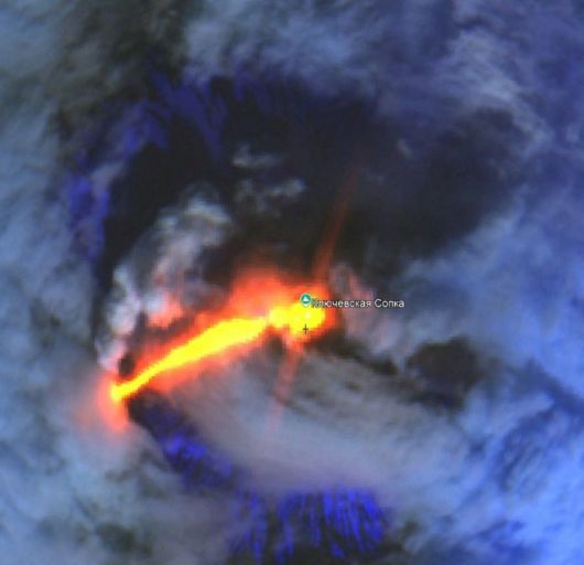 러시아 캄차카 반도의 클루쳅스카야 화산이 분화하는 모습. 러시아과학아카데미 지구물리연구소 텔레그램