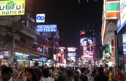 태국 파타야 워킹스트리트. 사진은 기사 내용과 무관함. 위키피디아