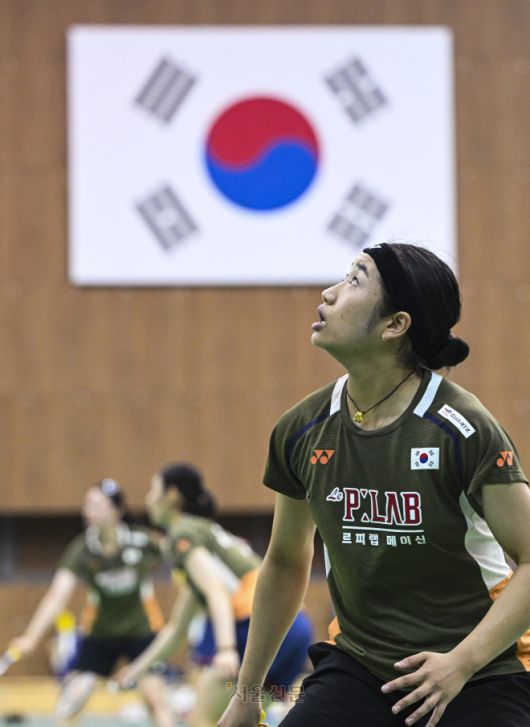 배드민턴 안세영이 18일 충북 진천군 국가대표선수촌 배드민턴 연습장에서 땀 흘리며 연습에 매진하고 있다. 2025.8.18 진천 이지훈 기자