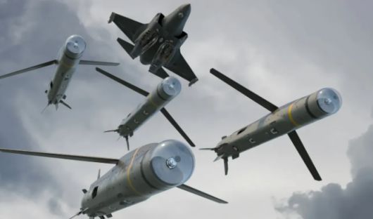 항공 폭탄에 순항미사일의 특징을 합친 저비용의 정밀 유도 공중 발사 장거리 공격 무기 ERAM 그래픽 아트