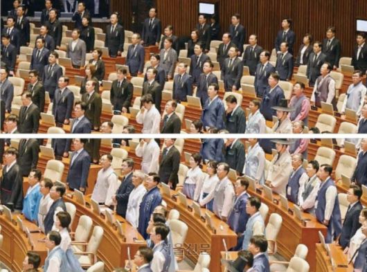 한복 vs 상복… 갈라진 국회 - 더불어민주당 의원들과 국민의힘 의원들이 1일 국회에서 열린 정기국회 개회식에 각각 한복과 상복 차림으로 참석해 ‘드레스 코드 대결’을 벌였다. 정기국회 첫날부터 여야가 상반된 모습을 보이며 극한 대치를 예고했다.  안주영 전문기자