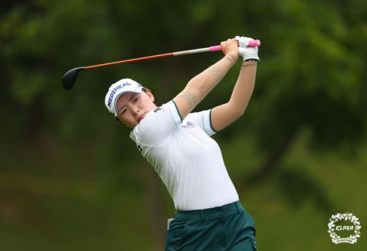 티샷하는 이다연 - [서울=뉴시스] 21일 경기 포천 포천힐스CC에서 열린 BC카드 한경 레이디스컵 1라운드 12번홀에서 이다연이 티샷을 하고 있다. (사진=KLPGA 제공) 2025.08.21. photo@newsis.com *재판매 및 DB 금지  <저작권자ⓒ 공감언론 뉴시스통신사. 무단전재-재배포 금지.>