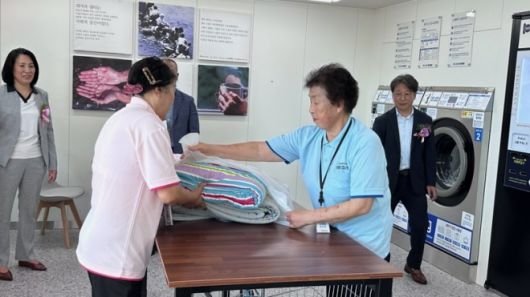 서귀포시 성산읍 시흥리 ‘시흥리 복합나눔센터’에 셀프 빨래방을 구축했다. 제주도 제공