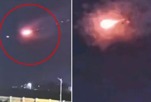 지난 12일(현지시간) 밤 중국 산둥성 웨이팡과 르자오 지역 일대에서 하늘을 가로지르는 밝은 빛이 포탄 소리와 함께 추락하는 모습이 목격됐다. 웨이보 영상 캡처