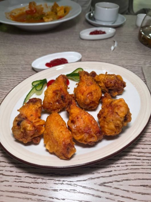 최근 러시아 모스크바에 15년 만에 추가 개점한 북한 식당 ‘평양관’ 메뉴 중 하나인 북한식 치킨. 포스톨롭캄 텔레그램