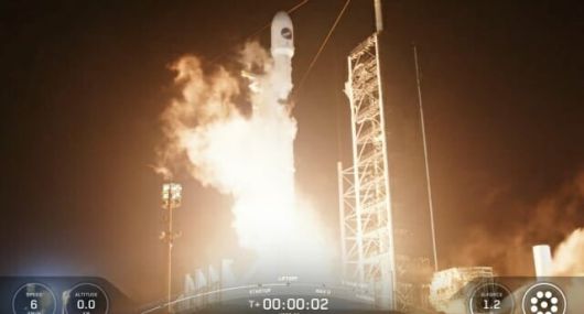 21일 스페이스X의 팰컨9 로켓이 미 공군의 X-37B 우주선을 지구 저궤도로 발사했다. 스페이스X 생중계 캡쳐