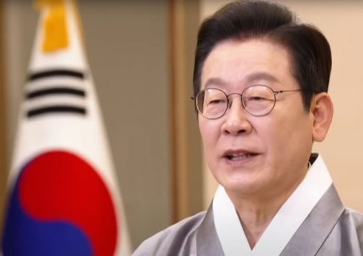 이재명 대통령, 추석 명절 영상 메시지 - 이재명 대통령이 4일 영상 메시지를 통해 추석 명절 인사를 전하고 있다.  KTV 캡처, 뉴시스