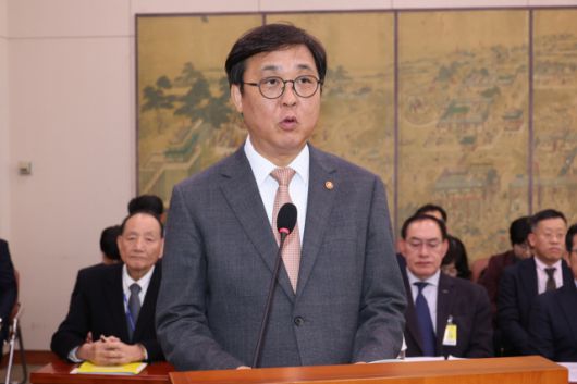 2026년도 예산안 관련 제안설명하는 최휘영 장관 - 최휘영 문화체육관광부 장관이 11일 서울 여의도 국회에서 열린 문화체육관광위원회 전체회의에서 2026년도 예산안 관련 제안설명을 하고 있다. 연합뉴스