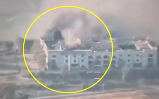 태국 공군이 F-16 전투기로 캄보디아군이 사용하는 군사기지를 파괴했다. 영상 캡처