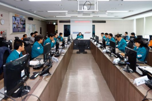 지난 5월 8일 김경희 이천시장이  2025년 여름철 자연 재난 대비 관계기관 대책회의를 주재하고 있다. (이천시 제공)