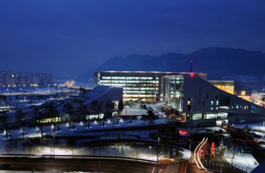 충남도청 야경. 서울신문 DB