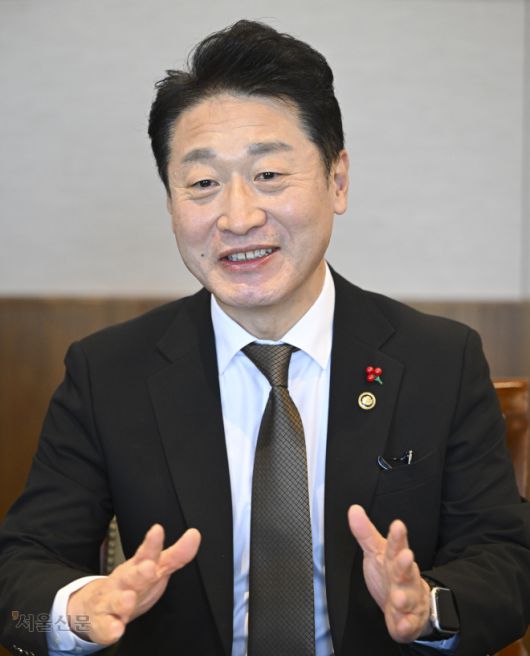 이호현 기후에너지환경부 2차관 - 산업화 이후 평균 온도 1.5도 상승 사회적 취약층 고려한 특별법 제정   물공급 시설 개선·가뭄 지도 공개 기후 적응 분야 스타트업 키울 것