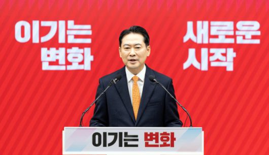 장동혁 국민의힘 대표가 7일 서울 여의도 중앙당사에서 당 쇄신안을 발표하고 있다. 2026.1.7 공동취재