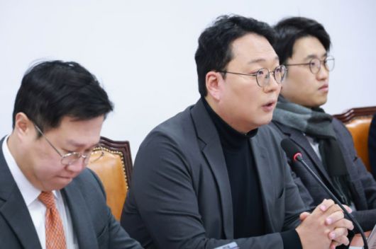 개혁신당 천하람 원내대표가 8일 국회에서 열린 최고위원회의에 참석해 발언하고 있다. 연합뉴스