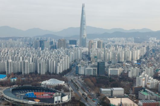 서울 아파트 매매 시가총액 1832조원 넘어서 - 서울 도심 아파트 전경. 전 세계적으로 부의 대물림이 본격화되고 있다는 분석이 나온다. 2026.1.6. 뉴스1