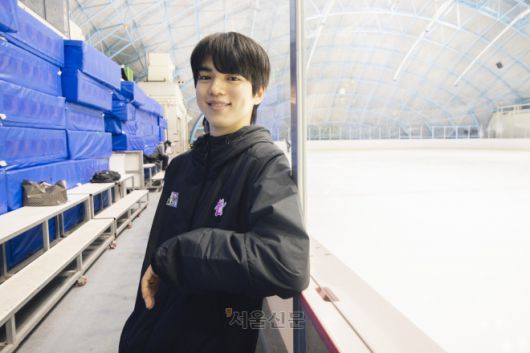 차준환이 지난 13일 서울 노원구 태릉빙상장에서 훈련을 앞두고 서울신문과 인터뷰하며 미소 짓는 모습. 류재민 기자