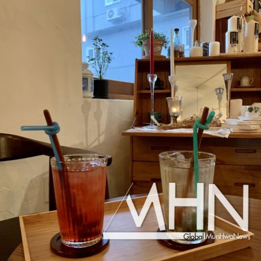 신촌 유원섬커피, 비오는날 가기 좋은 아늑한 우드톤 카페