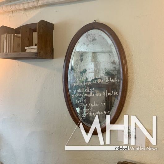 연남 얼스어스, 비오는날 가기 좋은 아늑한 우드톤 카페