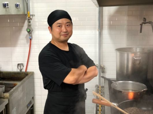 출처 생활의 달인​​​​​​​SBS '생활의 달인 - 은둔식달'... 총각김치 달인, 찹쌀떡 달인, 펜 돌리기 달인, 메밀국수 달인