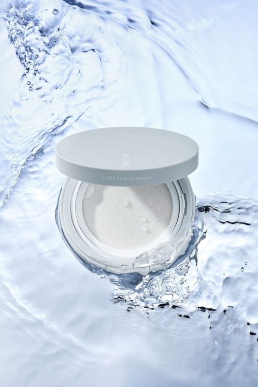 사진 = 엠퀴리 제공 / [FashiON] 쿠션부터 립스틱, 에센스까지…24SS 신상 뷰티 트렌드는?