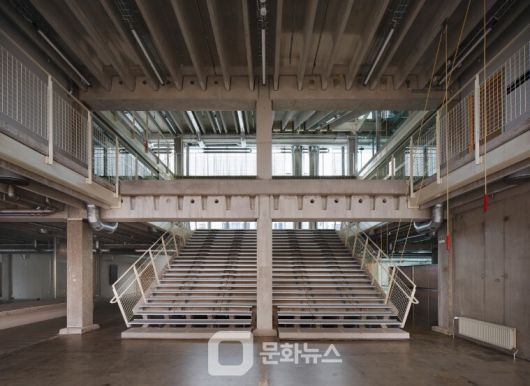 국립현대미술관(MMCA, 관장 김성희)은 ‘MMCA 다원예술 쇼케이스 2024 서울’의 후속 프로그램으로 오는 4일부터 5일까지 양일간 덴마크 코펜하겐에 위치한 ‘아트 허브 코펜하겐(Art Hub Copenhagen)’에서 한국 작가 4인의 퍼포먼스를 선보인다. / 사진제공=국립현대미술관