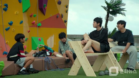 대환장 기안장, 기안장 패밀리 긴장시킨 숙박객 등장/사진제공=넷플릭스