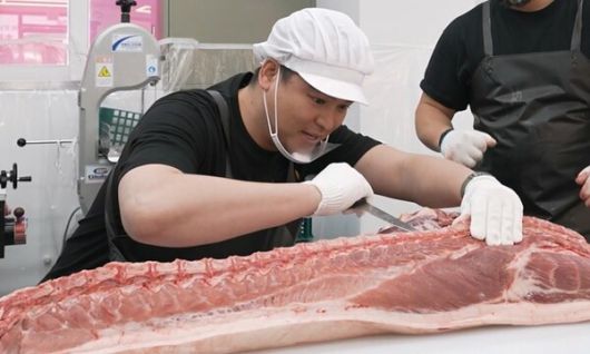 이장우, 정육점 체험 도전! 특수 부위 해체 성공할까 / 사진제공 MBC '나 혼자 산다'