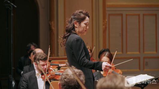 크레이지 리치 코리안, 지휘자 장한나·축구감독 김상식 출격/사진제공=KBS