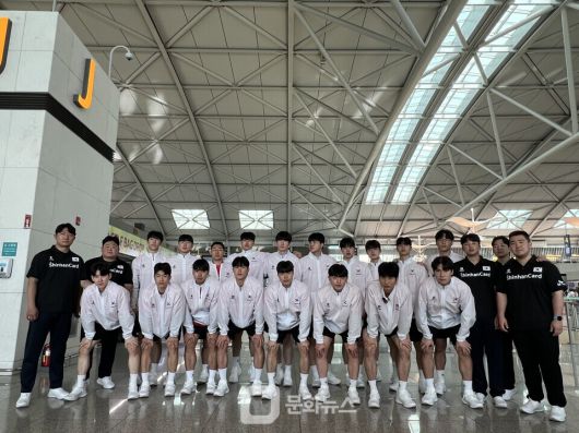 남자주니어대표팀 출국 모습 / 사진제공=대한핸드볼협회