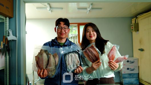포항 ‘윤자네 수산’ 김지윤(왼쪽), 심예리(오른쪽) 대표 / 사진제공=쿠팡플레이스