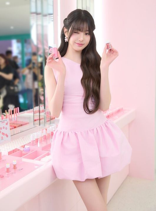 어뮤즈 걸 장원영