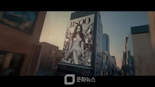 블랙핑크가 오는 11일 신곡 ‘뛰어(JUMP)’의 음원과 뮤직비디오를 동시 공개한다. YG엔터테인먼트는 8일 공식 블로그를 통해 뮤직비디오 티저 영상을 공개하며 신곡 발표 소식을 알렸다. / 사진제공=YG엔터테인먼트