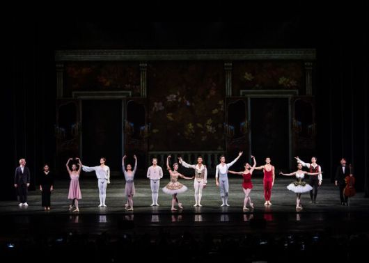 발레를 보는 즐거움이 더욱 확장된 확장성을 보인 올해 2025 파라발레단 에투알 내한공연의 피날레 장면.