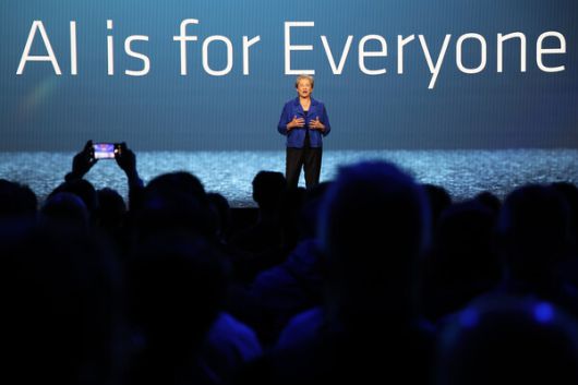 CES2026에서 발표 중인 리사 수 AMD CEO / 사진=연합뉴스