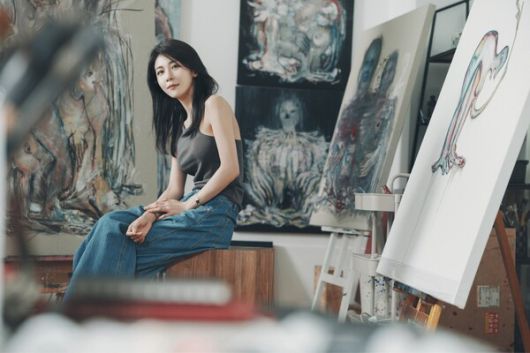 ‘Moment & Face’ 전시회에 참여하는 배우 겸 화가 하지원. 싱가포르관광청 제공