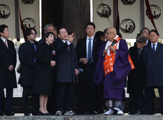 이재명 대통령과 다카이치 사나에 일본 총리가 14일 일본 나라현 대표 문화유적지인 호류지(법륭사)를 관람하고 있다. 2026.1.14