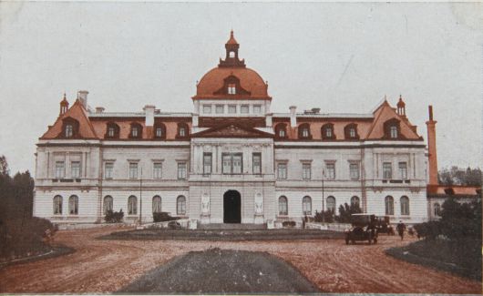 윤석열 대통령 당선자가 들어가려는 용산 국방부 청사는 1910년 지어진 용산 총독 관저 부근에 있다. 일제강점기 용산 총독 관저. 서울역사박물관 제공