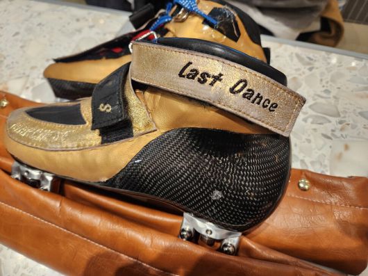 이정수 선수가 2026 밀라노·코르티나담페초겨울올림픽 국가대표 선발전에서 신었던 부츠. 이정수 제공