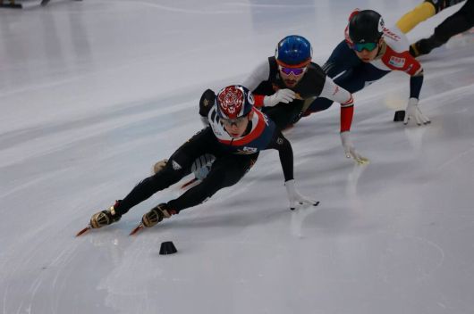2025년 3월 중국 베이징에서 열린 2025 국제빙상경기연맹 쇼트트랙 세계선수권대회에 출전한 이정수(맨앞) 선수. 이정수 제공