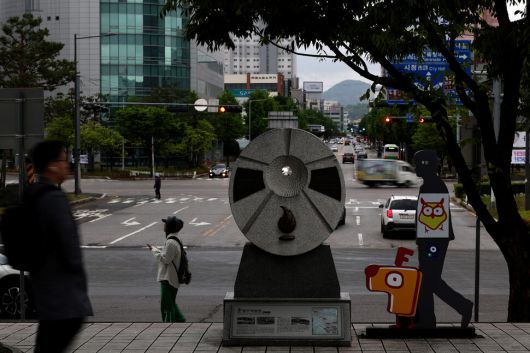 5·18 사적지 제2호인 광주역 광장과 표지석.