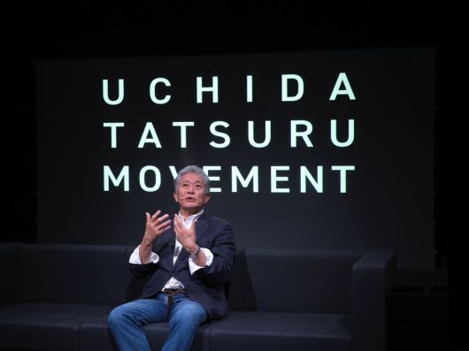 음악가 사카모토 류이치를 회상하며 우치다 다쓰루는“따뜻한 손을 가진 사람이었다. 인연을 이어가고 싶었지만 세상을 떠나고 말았다”며 아쉬워했다. ⓒIVE Corp.